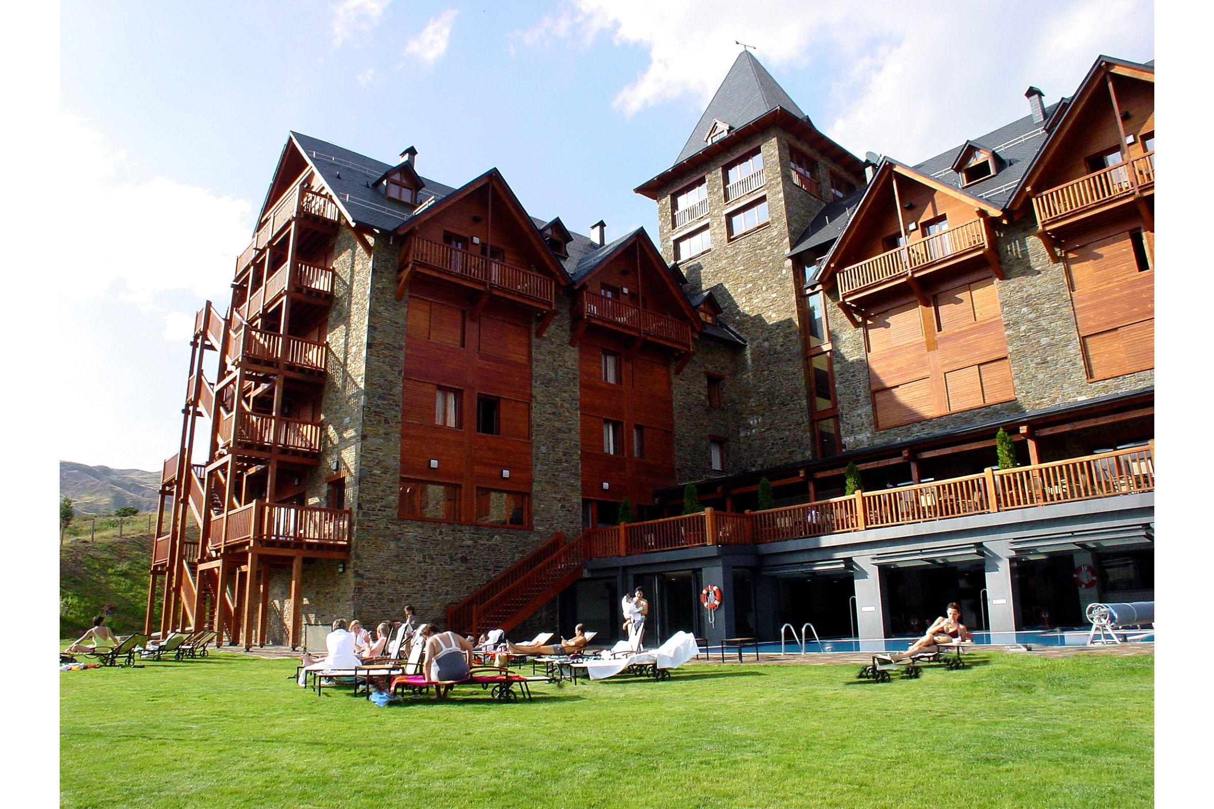 Hotel Saliecho Formigal Exteriér fotografie