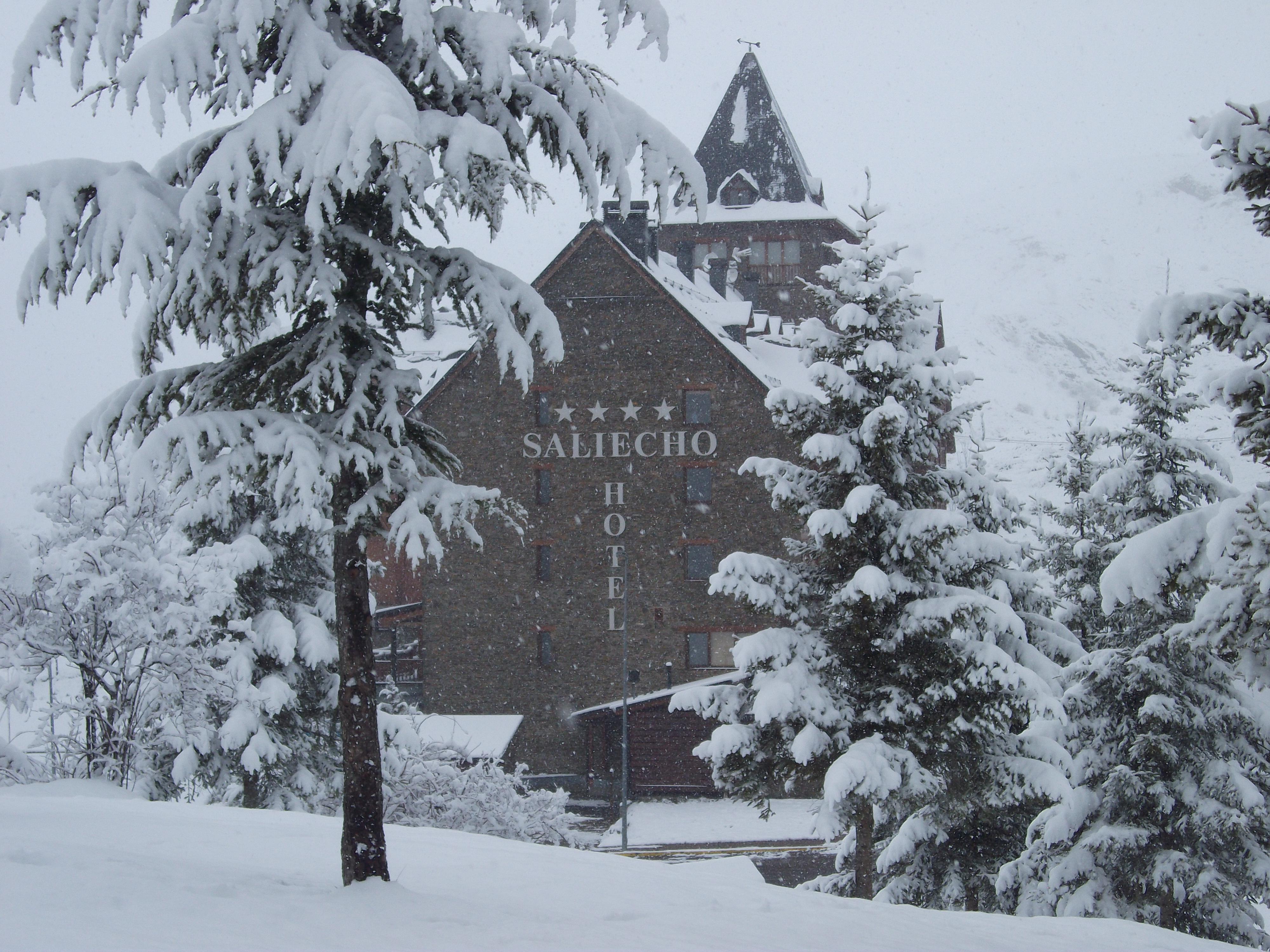 Hotel Saliecho Formigal Exteriér fotografie