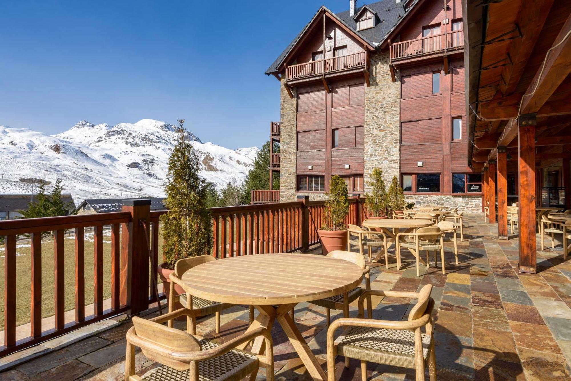 Hotel Saliecho Formigal Exteriér fotografie
